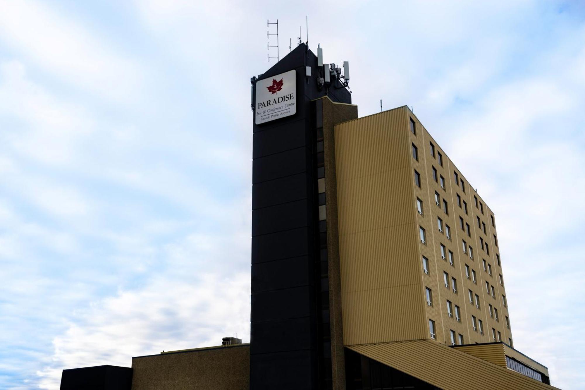 Paradise Inn&Conference Centre Grande Prairie Extérieur photo